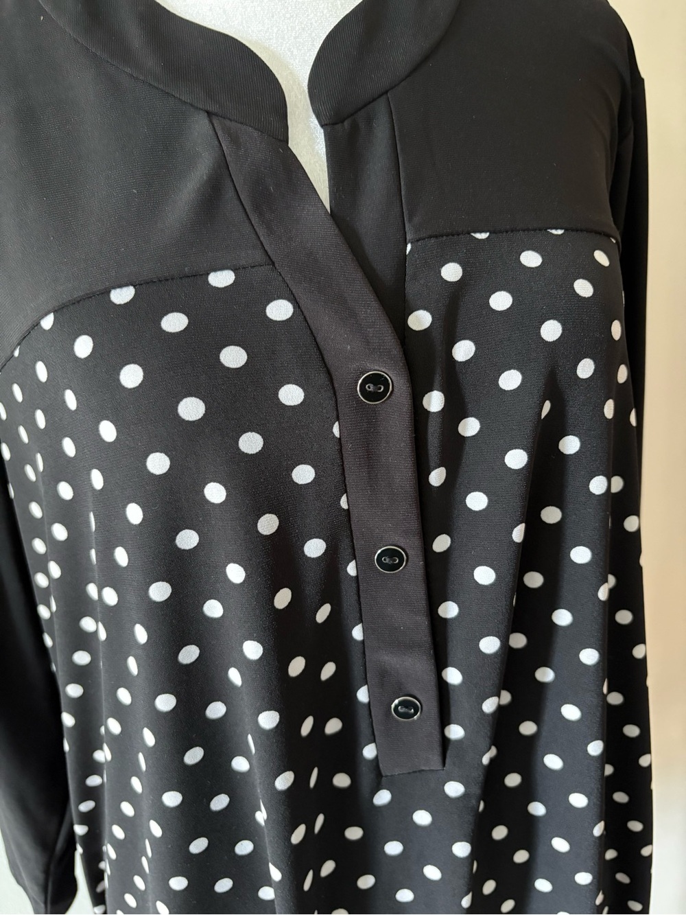 Ellie McCarthy Silky Black & Polka Dot Button Front Tunic- Plus Size 3X - Picture 2 of 6